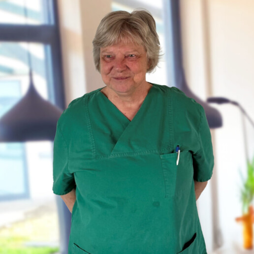 Tierärztin Dr. Diana Hörber der Tierklinik Dinkelsbühl